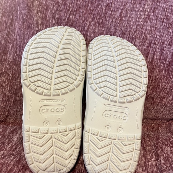 Brand new Crocs - Picture 4 of 4